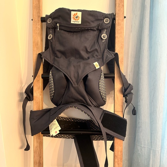 Ergobaby Midnight Black Carrier with Polka Dots - Picture 1 of 4